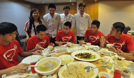 U19 Việt Nam và 1 triệu USD dinh dưỡng (3)