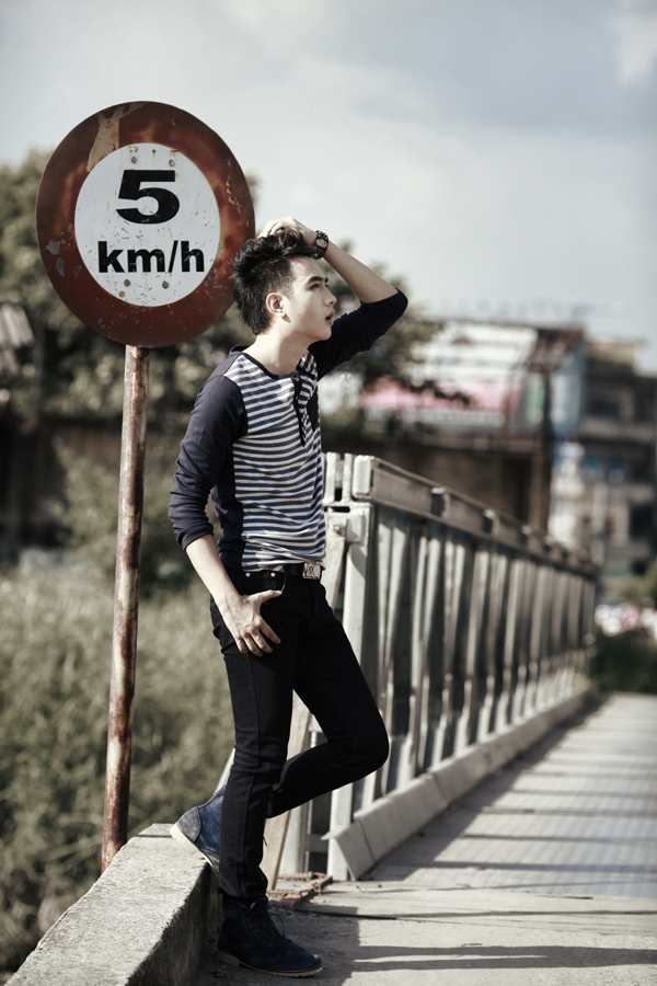 Hotboy T2B - C&aacute; t&iacute;nh, l&ocirc;i cuốn trong BST Alphabet 5