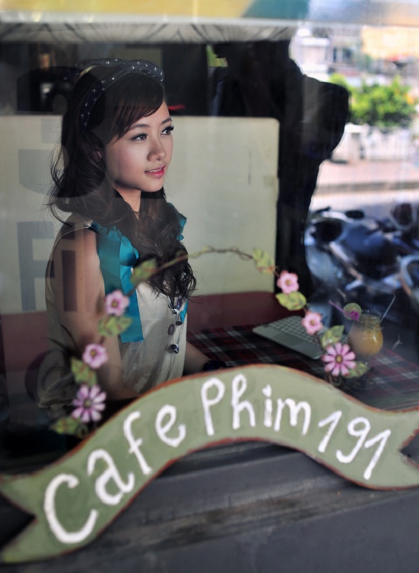 Xem phim 3D, nhâm nhi cafe cực lãng mạn 5