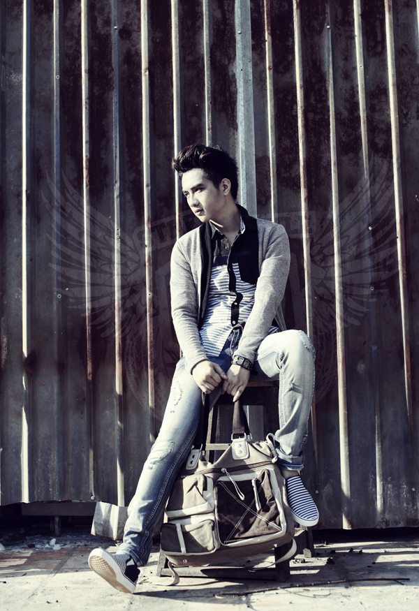Hotboy T2B - C&aacute; t&iacute;nh, l&ocirc;i cuốn trong BST Alphabet 8