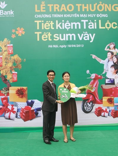 Lễ trao thưởng &ldquo;Tiết kiệm tài lộc- Tết sum vầy&rdquo; của VPBank (1)