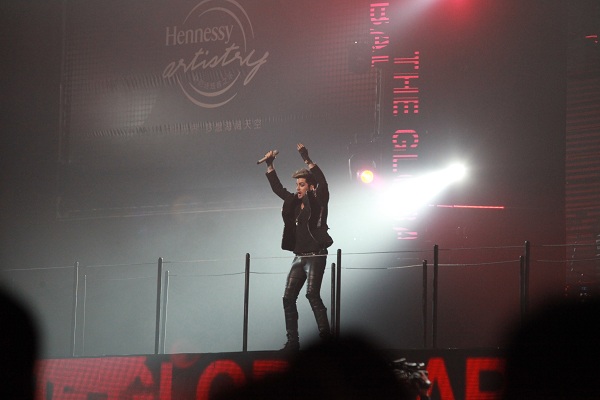 Khoảnh khắc đẹp của Adam Lambert tại Thượng Hải 3