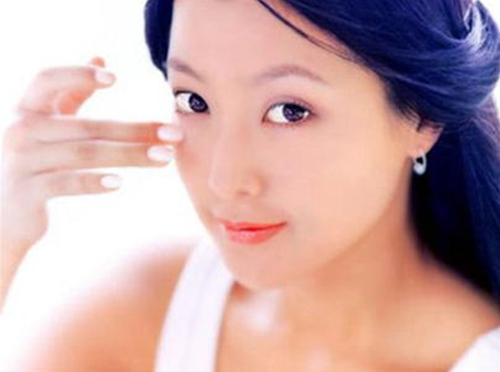 B&iacute; k&iacute;p "thổi bay" mụn đ&oacute;n nắng h&egrave; 1