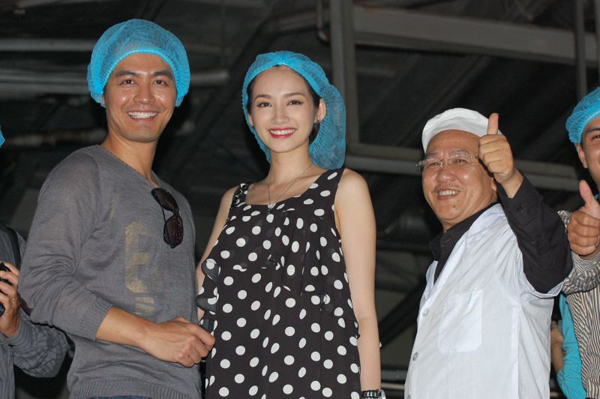 MC Phan Anh v&agrave; HH Tr&uacute;c Diễm thử t&agrave;i l&agrave;m &ldquo;chuy&ecirc;n gia&rdquo; thảo mộc 5