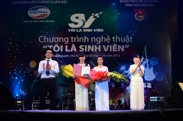 Viettel trao học bổng cho 20 sinh viên đặc biệt tỉnh Thái Nguyên 1