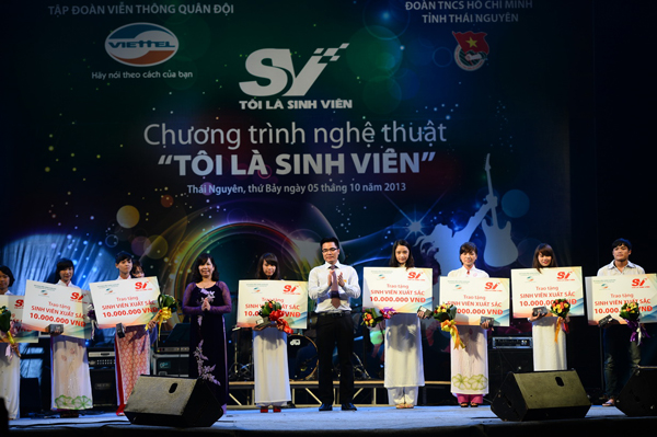 Viettel trao học bổng cho 20 sinh viên đặc biệt tỉnh Thái Nguyên 5