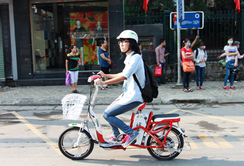 Để hình ảnh giới trẻ đi xe đạp điện không còn xấu xí 2
