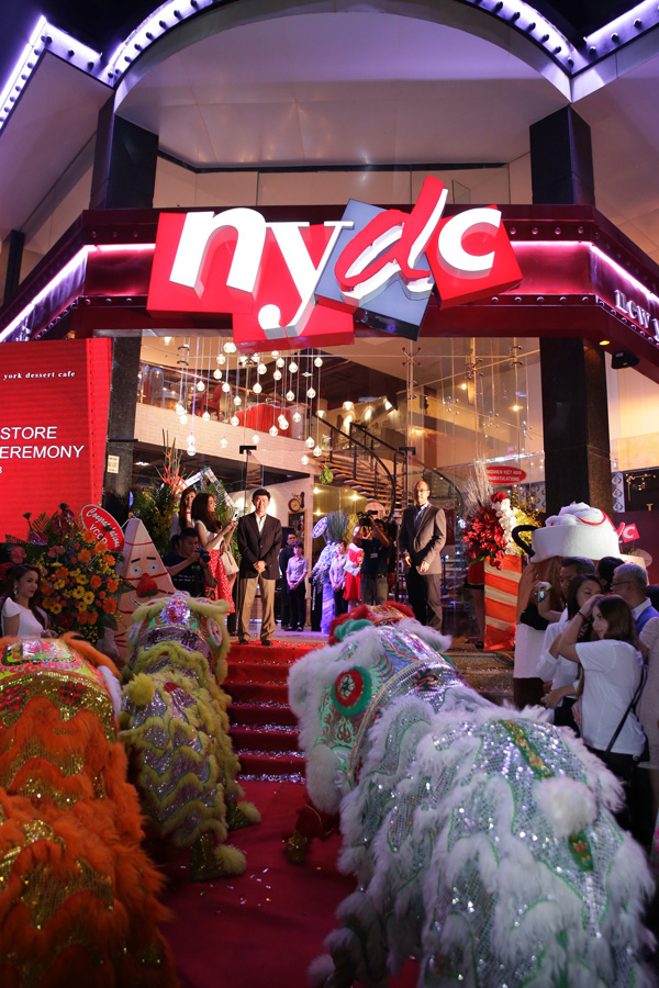 D&agrave;n sao Việt tưng bừng hội ngộ tại nydc Nguyễn Tr&atilde;i 6