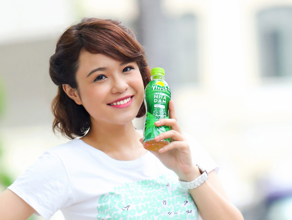 "C&ocirc; n&agrave;ng tươi tắn" ch&iacute;nh hiệu 3