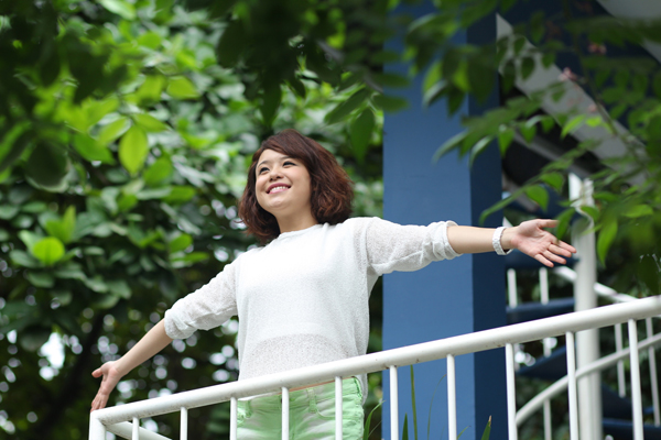 "C&ocirc; n&agrave;ng tươi tắn" ch&iacute;nh hiệu 2