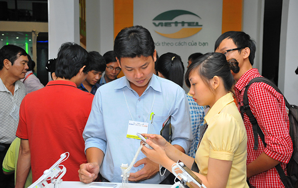 Bạn trẻ thích thú với “thành phố công nghệ” tại Vietnam Telecomp 2013 5