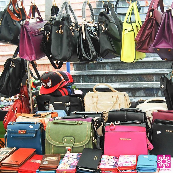 Shopping thật “đã” ngay khu café Bệt Nhà Thờ Đức Bà 9