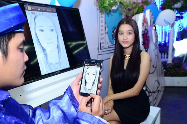Giới trẻ Sài thành nô nức đến phố Galaxy Note II 6