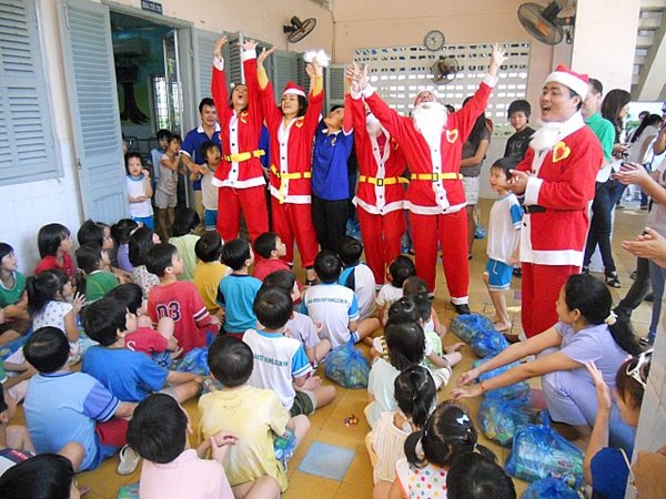 Giới trẻ Sài Gòn tưng bừng với các hoạt động đón Noel 1