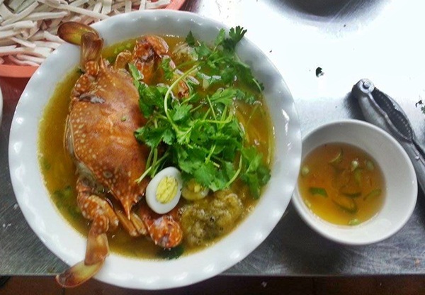 Cùng thưởng thức bánh canh ghẹ thơm ngon “hút khách” Hà thành 4