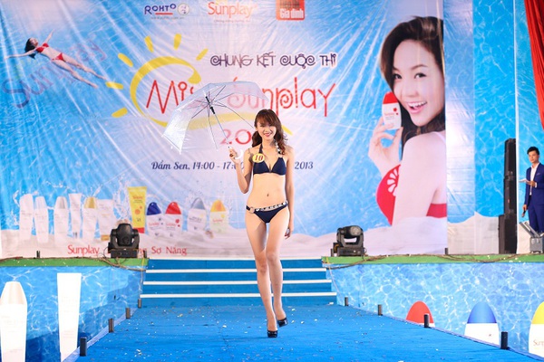 Minh Hằng làm giám khảo Miss Sunplay 2013 2