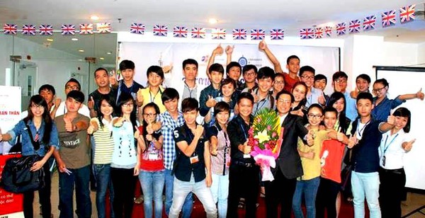 Sinh viên FPT - B2G vinh dự được nhiều nhân vật VIP tới thăm 8