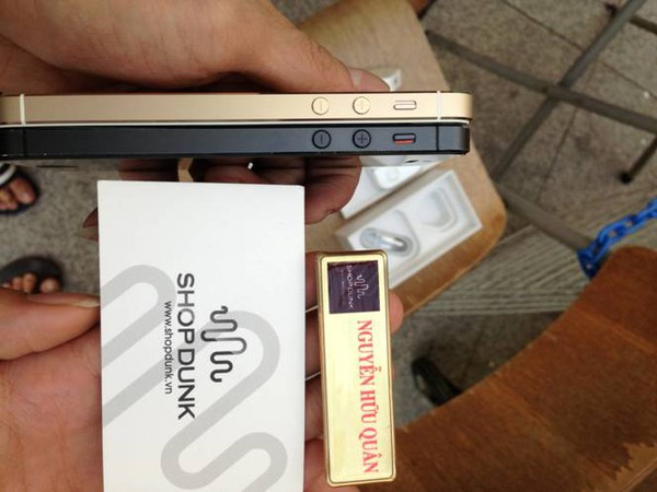 Đập hộp iPhone 5S Gold Champagne đầu tiên ở Hà Nội 5