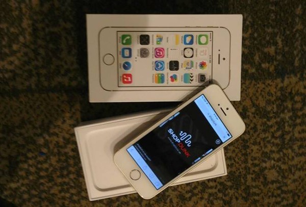 Đập hộp iPhone 5S Gold Champagne đầu tiên ở Hà Nội 9