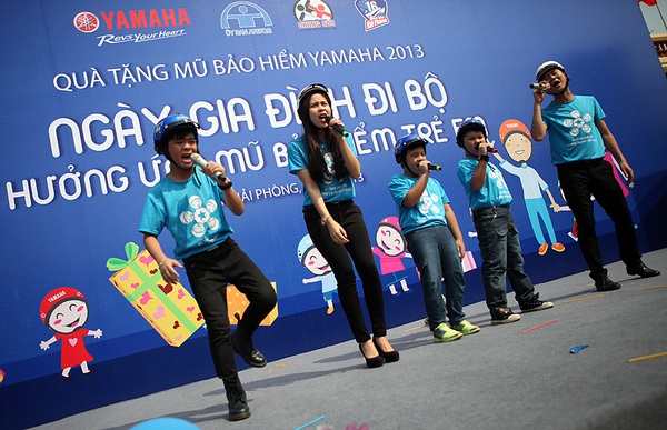 Kh&aacute;n giả Hải Ph&ograve;ng cuồng nhiệt với m&agrave;n biểu diễn của Qu&aacute;n qu&acirc;n The Voice Kids 3