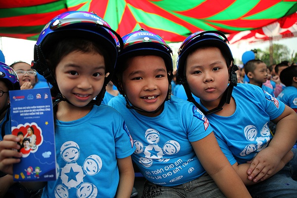 Hơn 4.000 người đi bộ ủng hộ mũ bảo hiểm trẻ em tại Hải Phòng 7