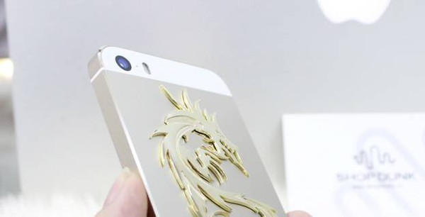 “Đẳng cấp” iPhone 5S khảm rồng 168 Triệu và iPhone 5 mạ vàng 24K 8