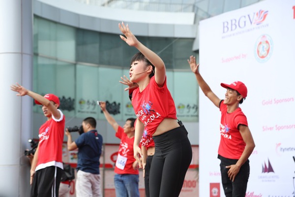 Giới trẻ Việt hào hứng học nhảy Zumba 1