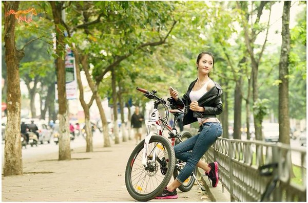 Ảnh đẹp lạ của nữ sinh Việt Nam trong nắng thu 8