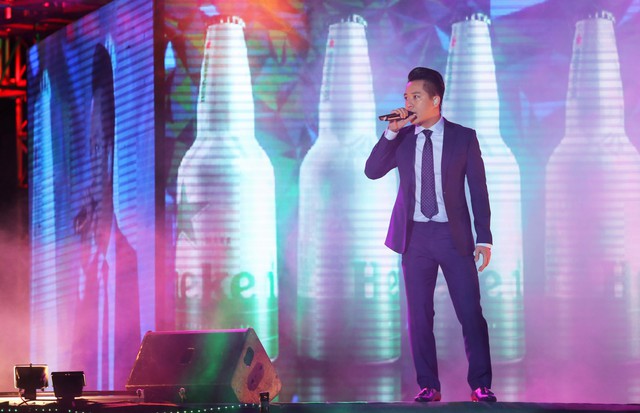 Giới trẻ h&agrave;o hứng đ&oacute;n năm mới 2015 tại Heineken Countdown 7