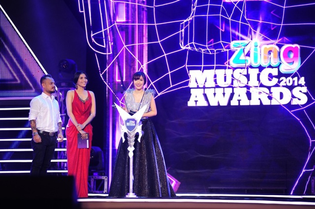 Bích Phương lập hattrick tại Zing Music Awards 1