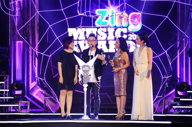 Bích Phương lập hattrick tại Zing Music Awards 3