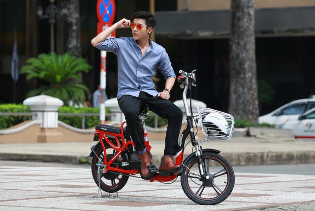 Sau Hà Nội, trào lưu đi xe đạp điện hút giới trẻ Sài Gòn 2