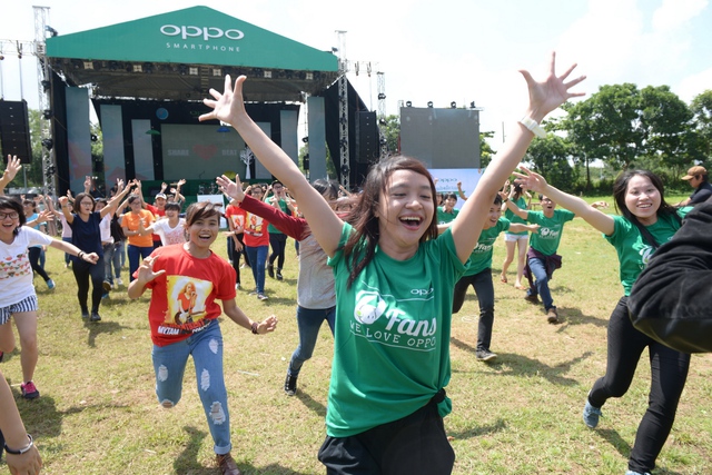 Fan nhảy flashmob dành tặng Mỹ Tâm trước thềm liveshow 5 Fan nhảy flashmob dành tặng Mỹ Tâm trước thềm liveshow 5