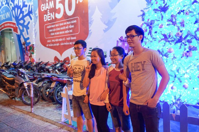 Giới trẻ Sài thành nô nức tham gia offline Giáng sinh của Tiki 3