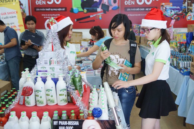 Giới trẻ Sài thành nô nức tham gia offline Giáng sinh của Tiki 10