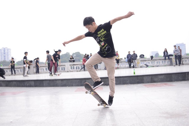 “Thử thách Skate Board Hà Nội”: Xứng danh những chàng trai Dew 2