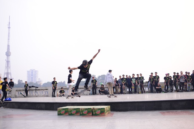 “Thử thách Skate Board Hà Nội”: Xứng danh những chàng trai Dew 6