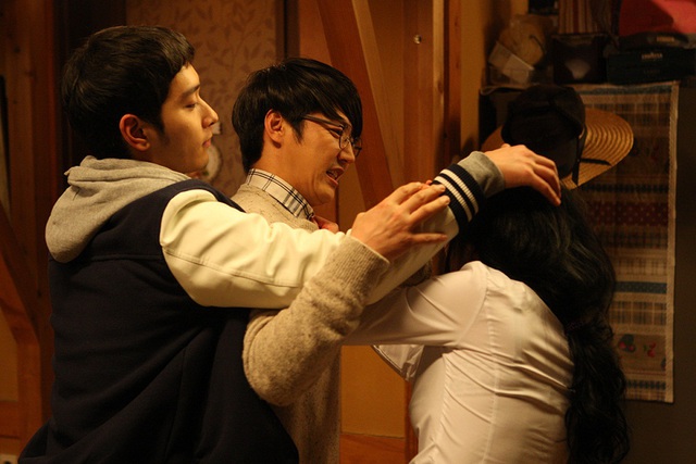 Chan Sung 2PM bắt tay “Running man” Kwang Soo chọc cười khán giả trong phim mới 1