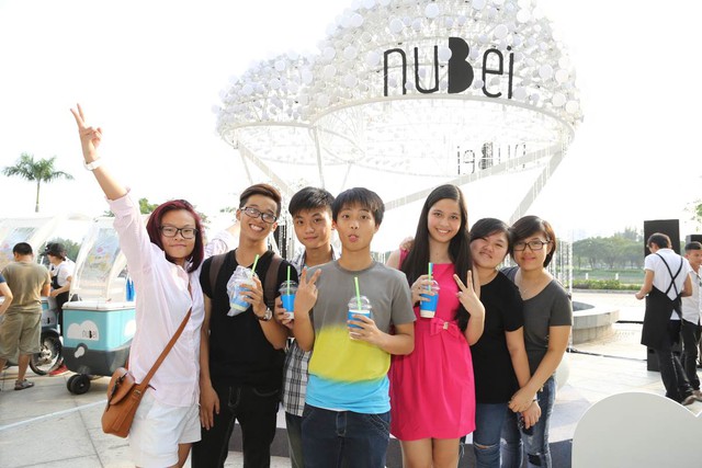 Giới trẻ Sài Gòn rủ nhau đi "nếm mây" 1