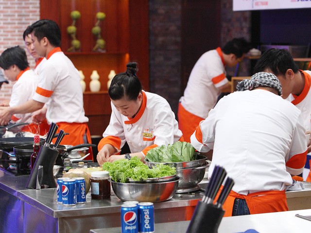 Giám khảo Top Chef Vietnam từ chối nếm món ăn của thí sinh 2