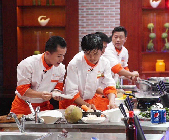 Giám khảo Top Chef Vietnam từ chối nếm món ăn của thí sinh 3