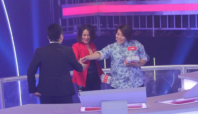 "Đừng để tiền rơi" - Gameshow "hút" sao Việt 3