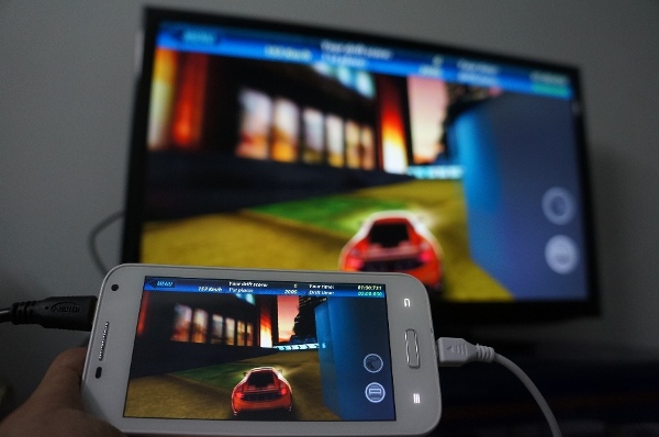 KEM 452HDMI: Tận dụng chức năng ph&aacute;t h&igrave;nh của điện thoại 1