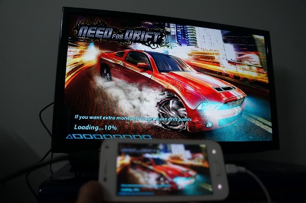 KEM 452HDMI: Tận dụng chức năng ph&aacute;t h&igrave;nh của điện thoại 2