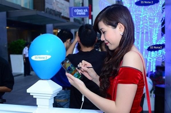 Giới trẻ đổ xô tìm mua SS Galaxy Note 2 Đài Loan 3 Giới trẻ đổ xô tìm mua SS Galaxy Note 2 Đài Loan 3