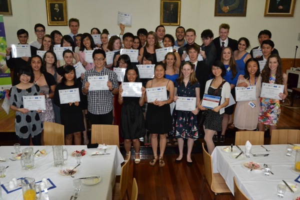 IES, Australia tổ chức cuộc thi viết luận 2013 2