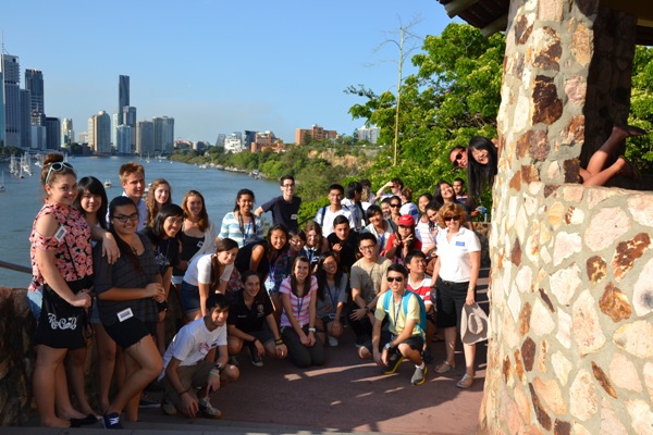 IES, Australia tổ chức cuộc thi viết luận 2013 1