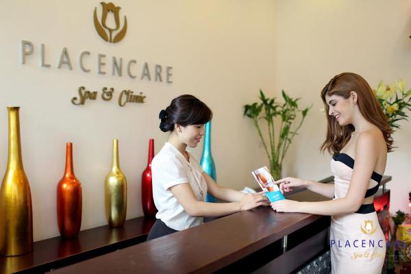 Bắt gặp mẫu t&acirc;y Andrea Aybar đi giảm b&eacute;o tại spa 2