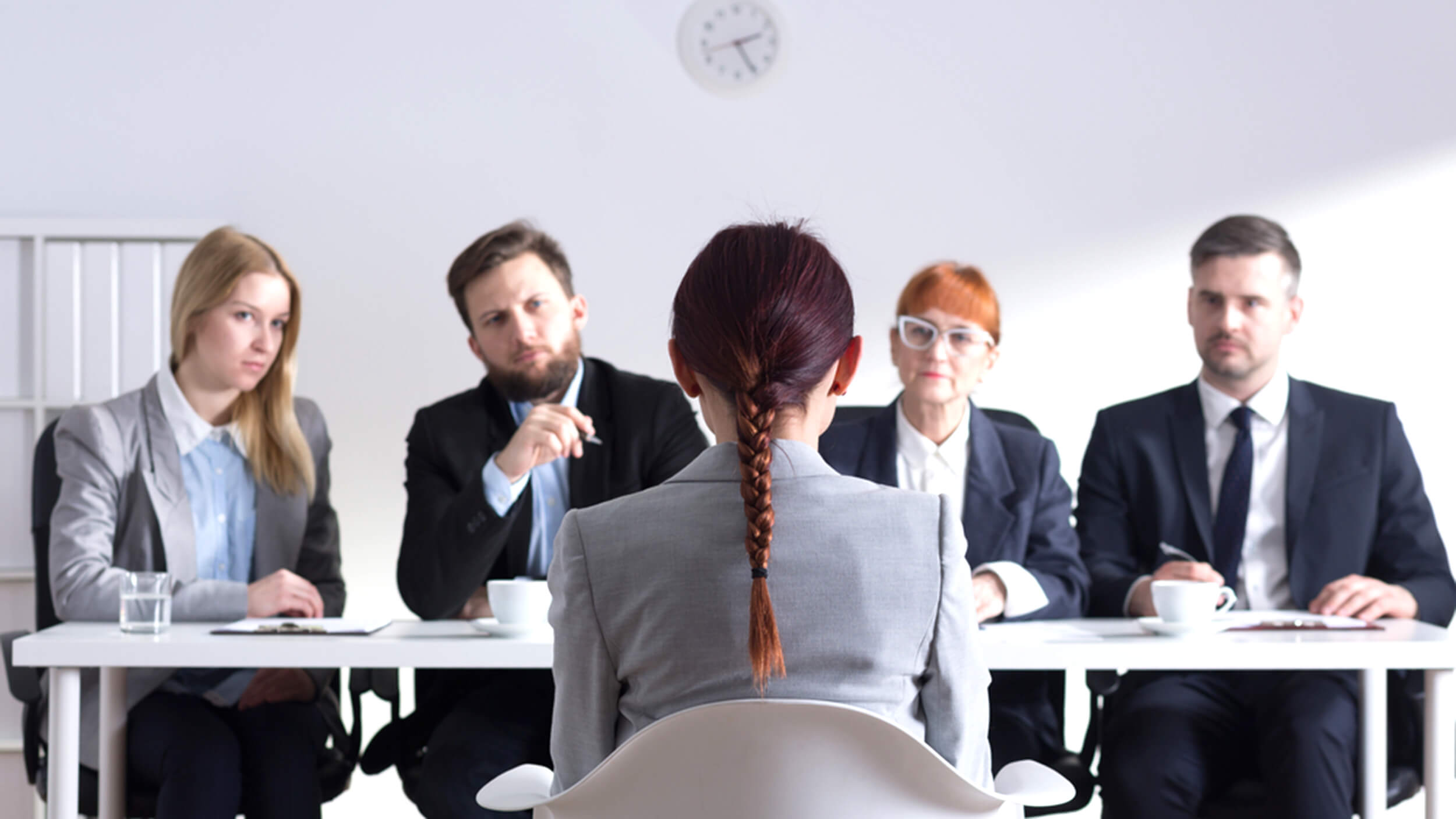 Vì sao du học sinh trở về nước khó có việc cuối năm?