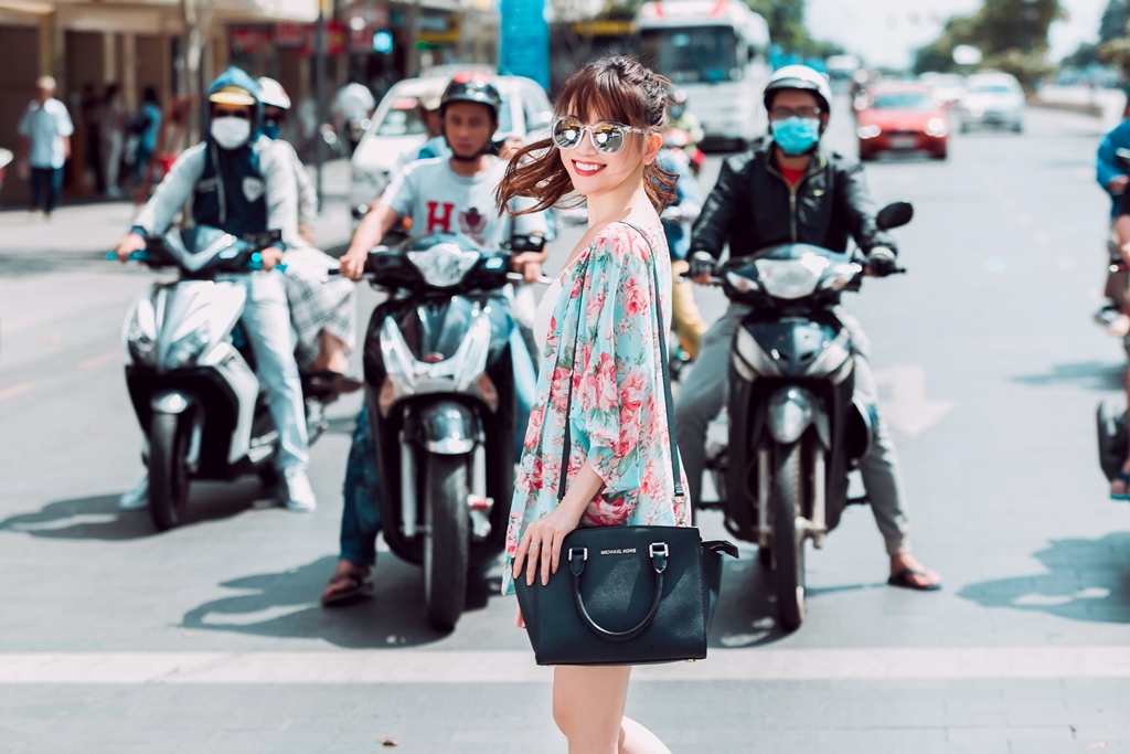 Ngày cuối tuần rực rỡ của Sĩ Thanh - Ảnh 4.